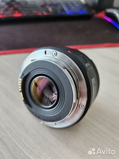 Canon EF 50mm f/1.8 STM