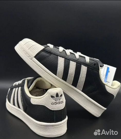 Adidas superstar black crem 82