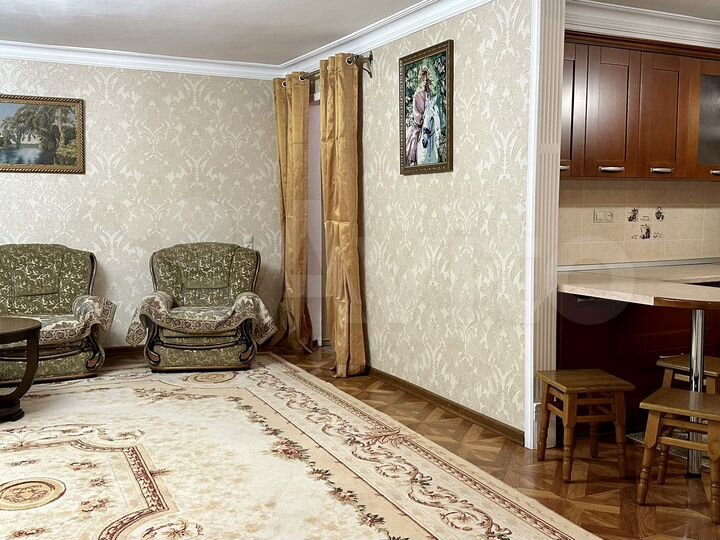 3-к. квартира, 101 м², 1/4 эт.