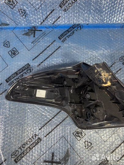 Фонарь задний правый Toyota Rav4 XA40 2015