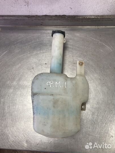 Бочок омывателя ford Мондео 1