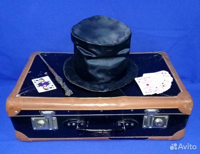 Чемодан антикварный фокусника и мага :)