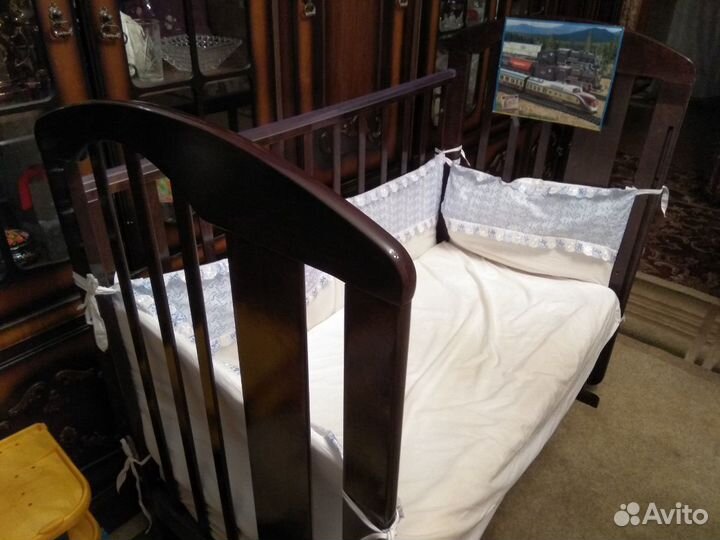Детская кроватка