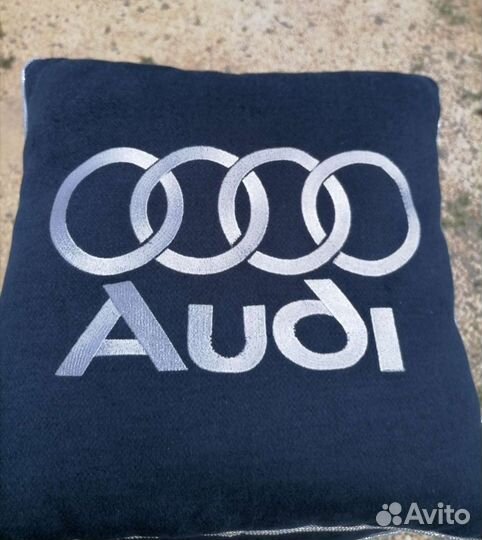 Подушка в автомобиль с вышивкой