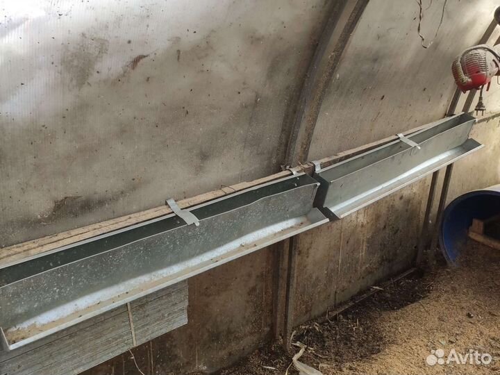 Кормушка для куриц