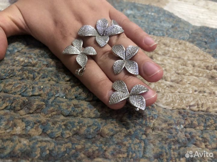 Серебряный комплект
