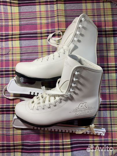 Коньки фигурные 38 размер