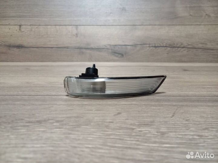 Поворотник в зеркало R Ford Focus 2 07-11 рест