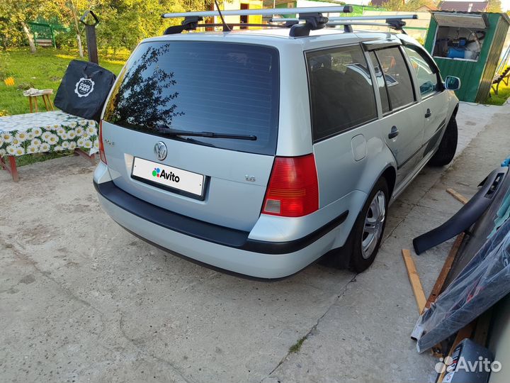 Volkswagen Golf, 2000