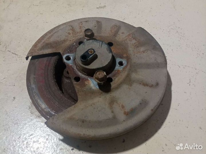 Ступица задняя левая Suzuki SX4 2010