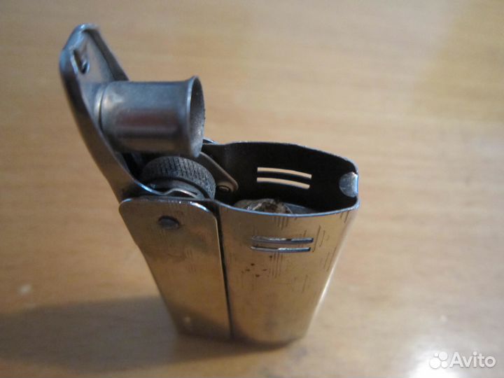 Зажигалка бензиновая защита от ветра