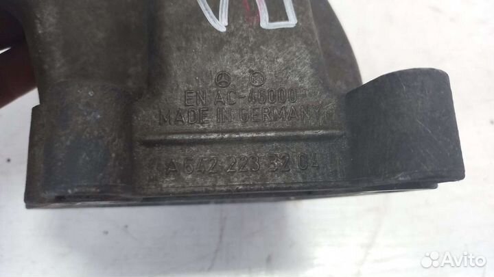 Кронштейн двигателя левый Mercedes W251 R350 642