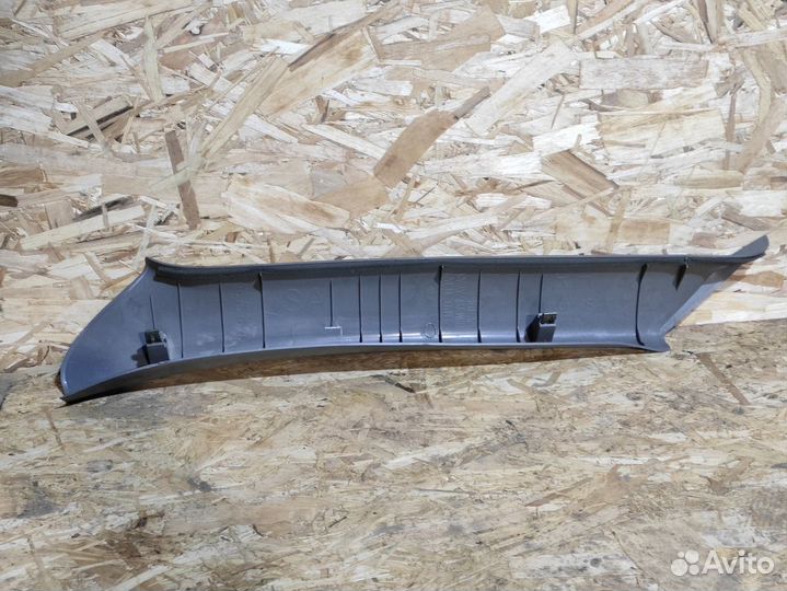 Обшивка стойки правая Subaru Forester S11