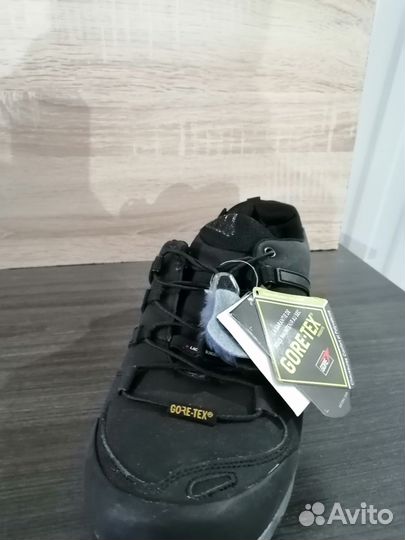 Зимние кроссовки Adidas gore tex