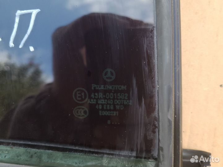 Форточка задняя левая (правая) Mercedes W203 02-08