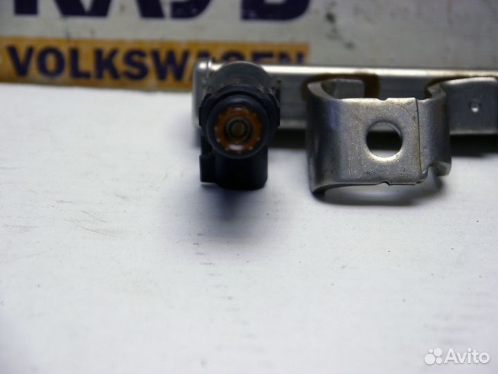 Рейка топливная (рампа) Вольво S40-2 V50 S80 V70