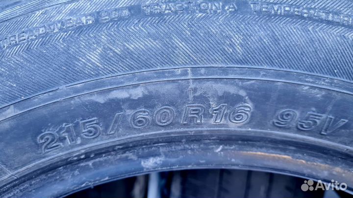 Yokohama dB Decibel E70 215/65 R16 95V