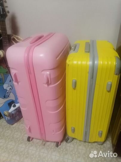 Чемодан с интересным хламом, вещами