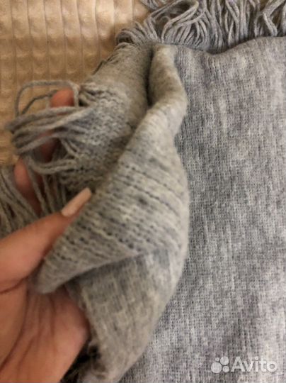 Шарф серого цвета