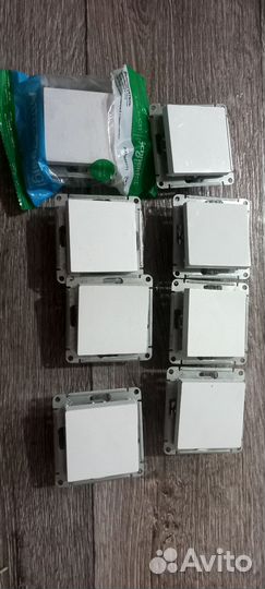 Выключатель schneider