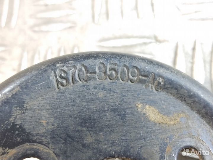 Шкив водяного насоса помпы Ford Focus 1998-2005