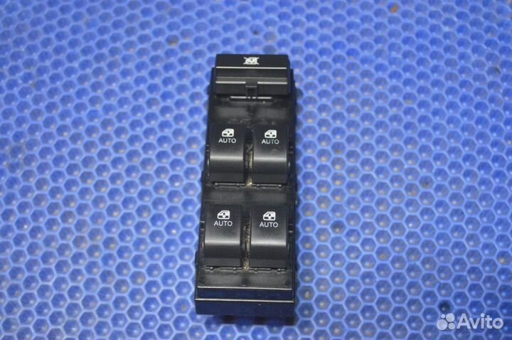 Блок управления стеклоподъемника Kia Ceed ED 2007-2012