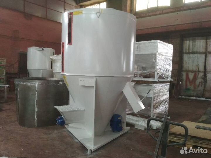 Бункер-смеситель шнековый cв 1.7 в наличии