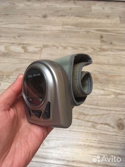 Тонометр на запястье AEG