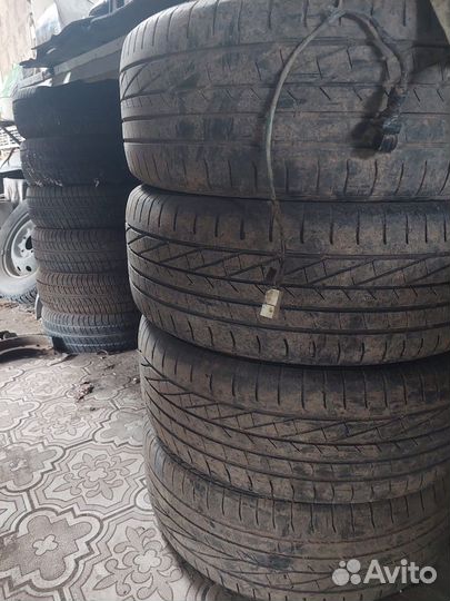 Goodyear Aquatred 215/60 R16