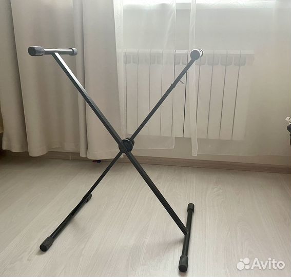 Стойка для синтезатора