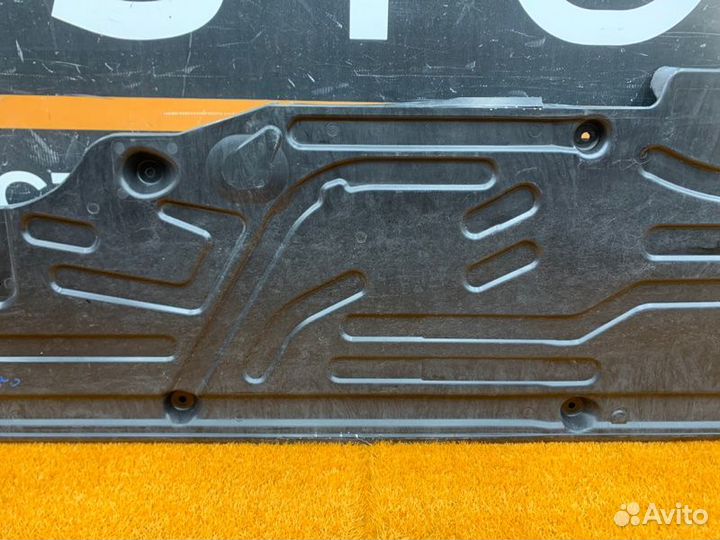 Защита днища кузова правая Mercedes-Benz C-Class