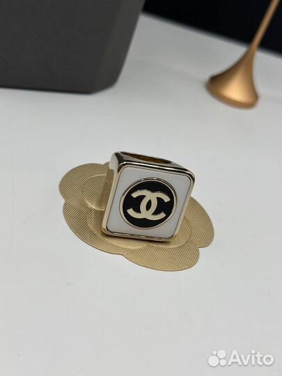 Колье chanel