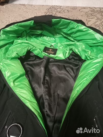 Зимняя куртка на девочку 158-164