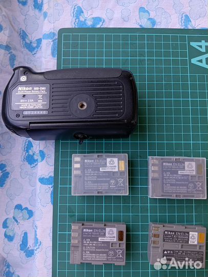 Батарейная ручка для D80/D90 + 3 акб Nikon EN-EL3e