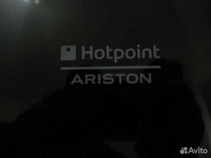 Варочная панель Hotpoint Ariston. Стекло целое