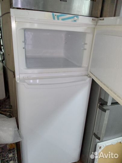 Продам холодильник бу indesit