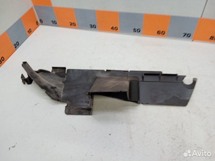 Воздуховод левый Volkswagen Touareg 7LA 3.2