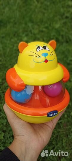 Игрушка юла,игрушка неваляшка chicco(два в одном)