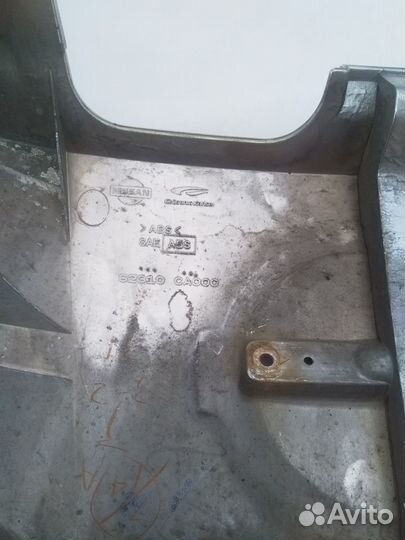 Решетка радиатора Ниссан Мурано z50 креплениями