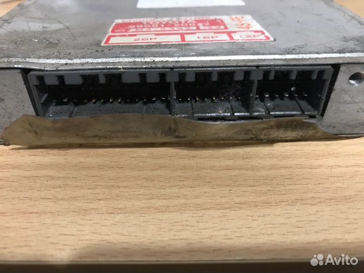 Блок управления двс Toyota Carina