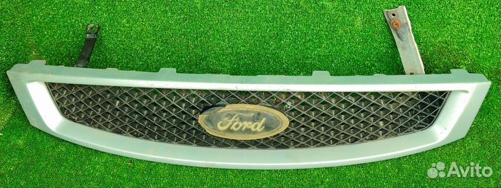 Решетка радиатора Ford Focus ZX4
