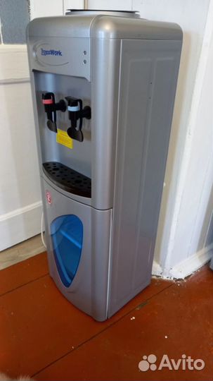 Кулер для воды с холодильником 10л,t12-92гр,770вт