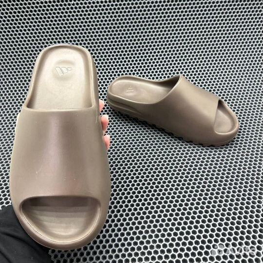 Adidas Yeezy Slide Soot сланцы (шлепки)