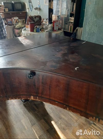 Антикварный рояль