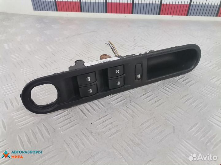 Блок управления стеклоподъемниками Renault Espace