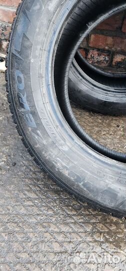 Pirelli Ice Zero 215/65 R17