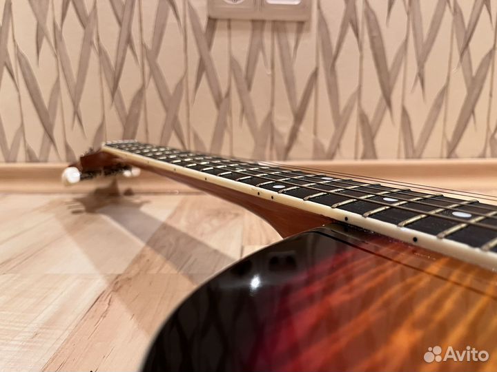 Акустическая гитара