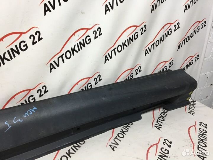 Накладка на порог левая Toyota Harrier MCU35