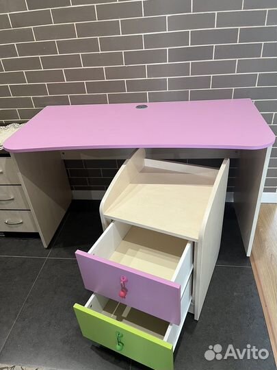 Компьютерный письменный стол (детский)