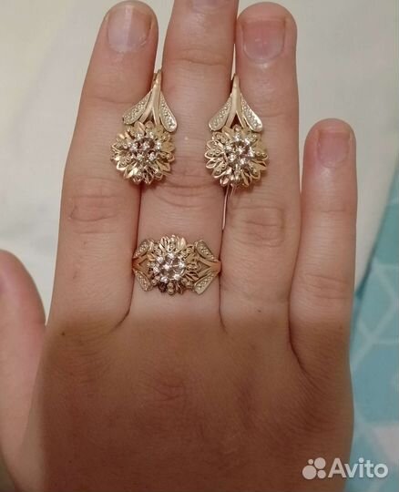 Золотые серьги и кольцо 583 пробы